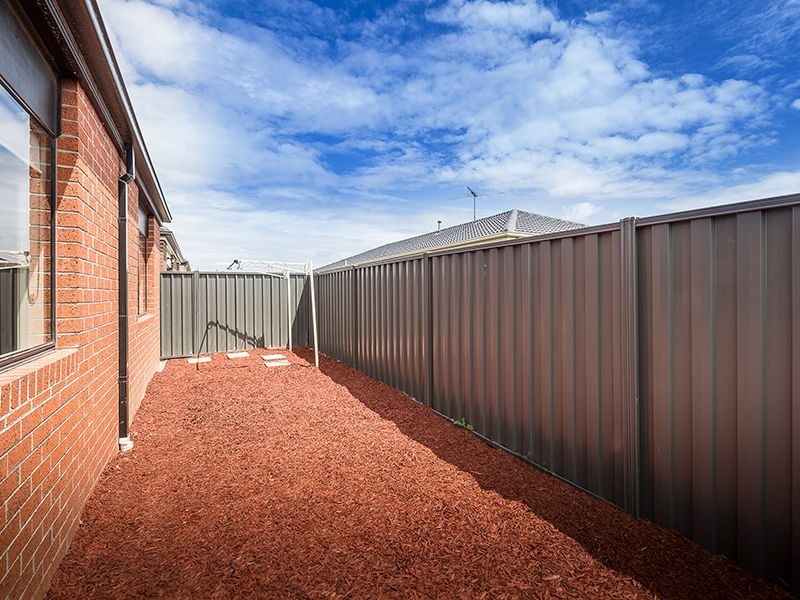 23 Parkfield Court, Deer Park VIC 3023