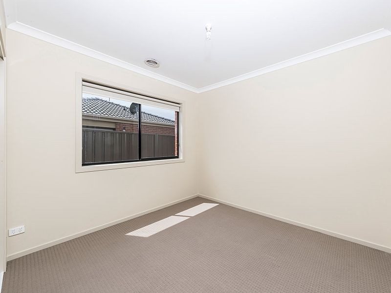 23 Parkfield Court, Deer Park VIC 3023