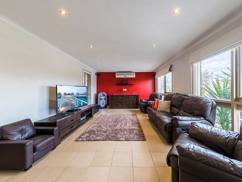 44 Grevillea Road, Kings Park VIC 3021