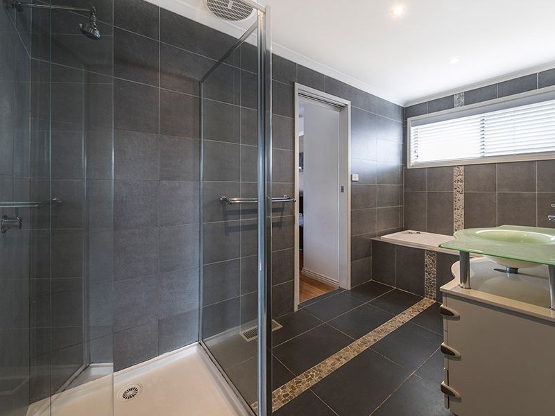 44 Grevillea Road, Kings Park VIC 3021