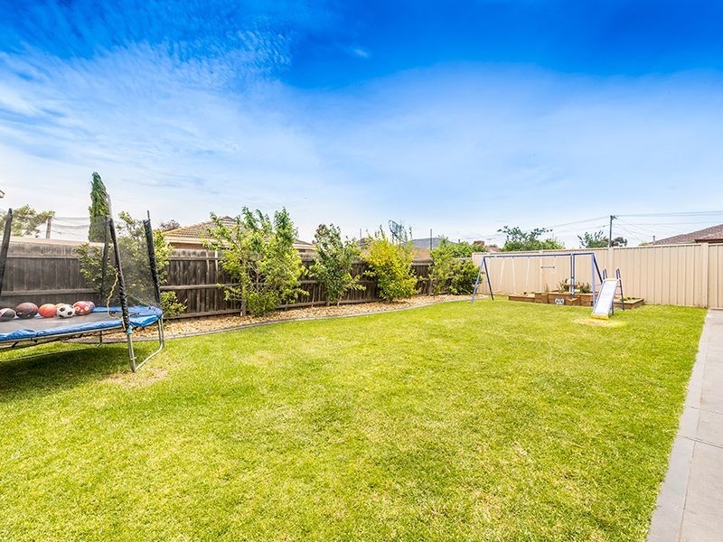44 Grevillea Road, Kings Park VIC 3021
