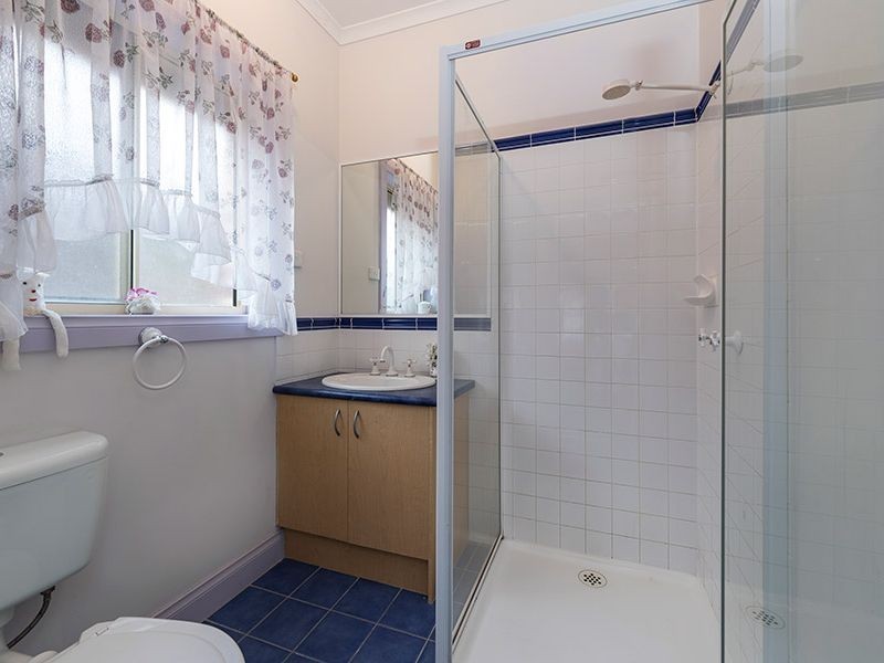 2 Heaton Court, Caroline Springs VIC 3023