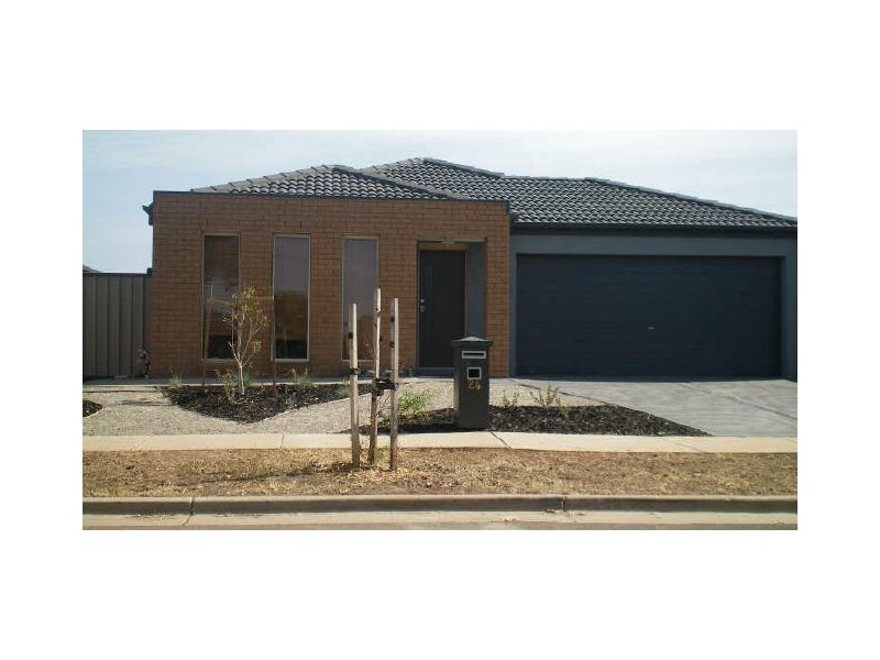 24 Inglewood Drive, Burnside VIC 3023