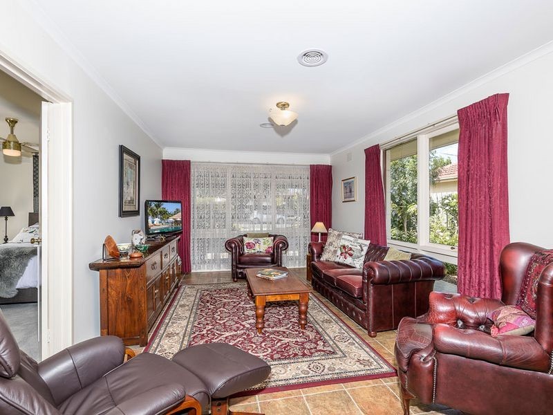 11 Sutherland Street, Albanvale VIC 3021