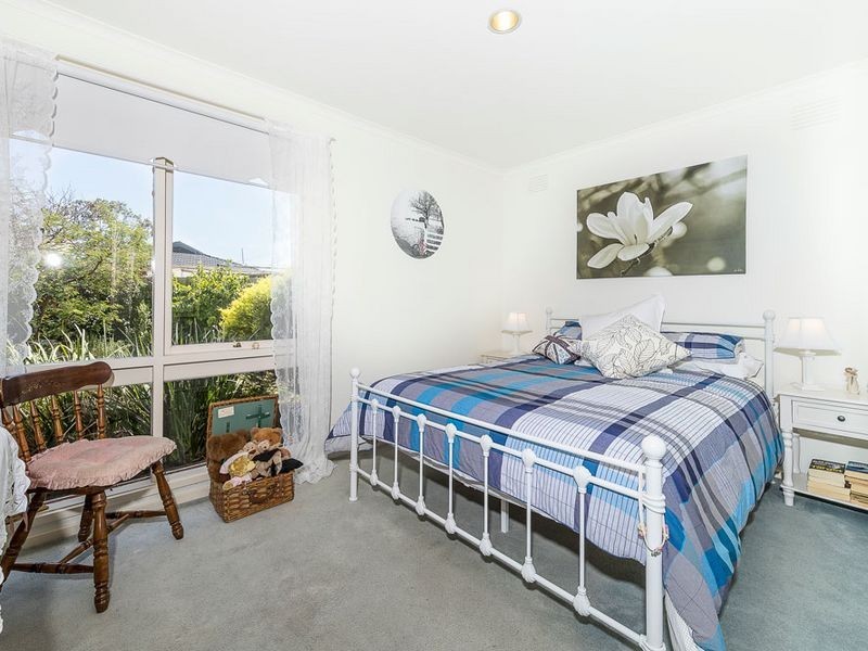 11 Sutherland Street, Albanvale VIC 3021