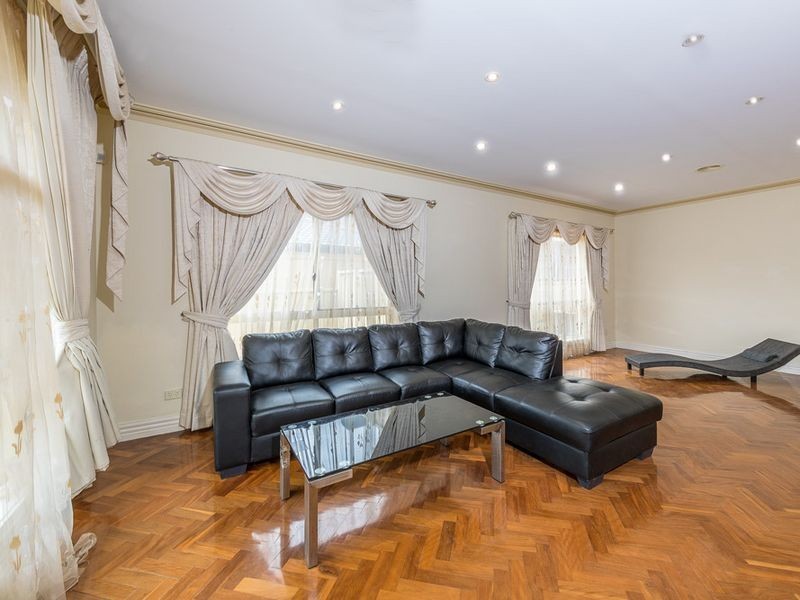 49 Watervale Boulevard, Taylors Hill VIC 3037