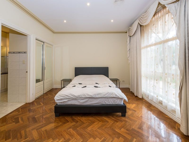 49 Watervale Boulevard, Taylors Hill VIC 3037