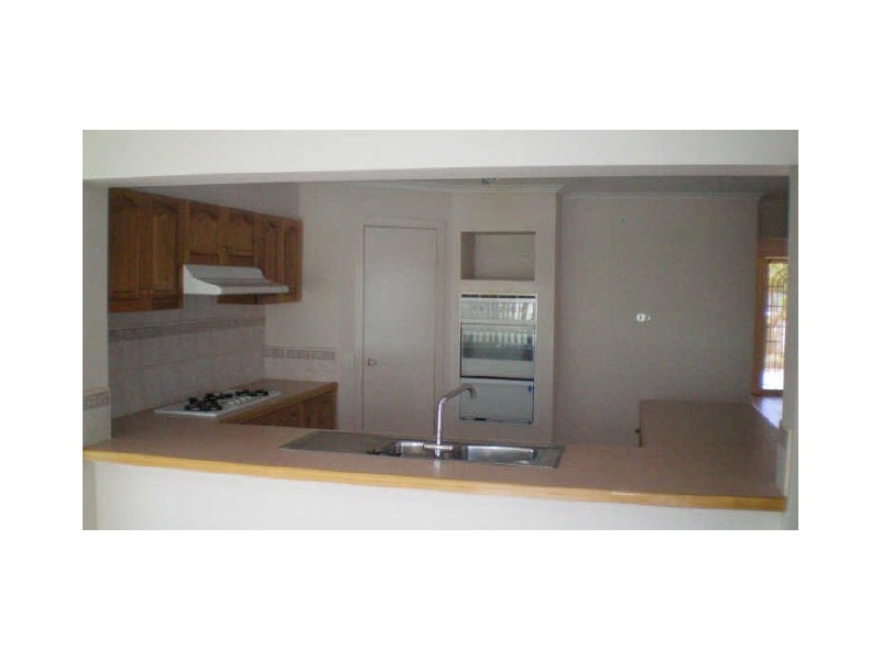 35 Tussock Crescent, Sydenham VIC 3037