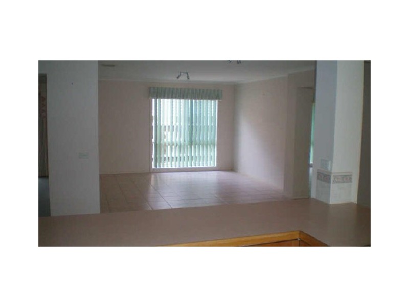 35 Tussock Crescent, Sydenham VIC 3037