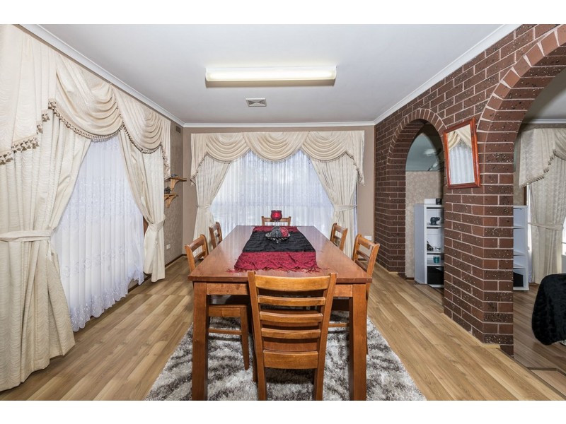 15 Abercairn Court, Deer Park VIC 3023