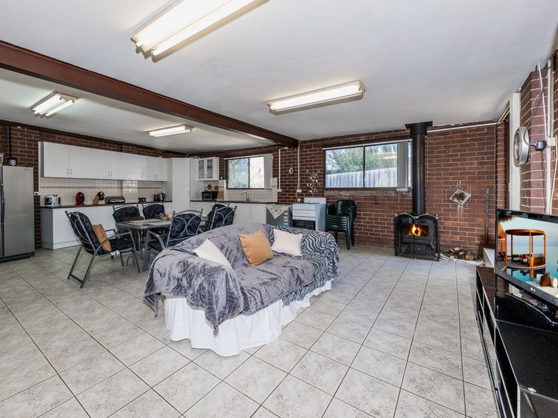 15 Abercairn Court, Deer Park VIC 3023