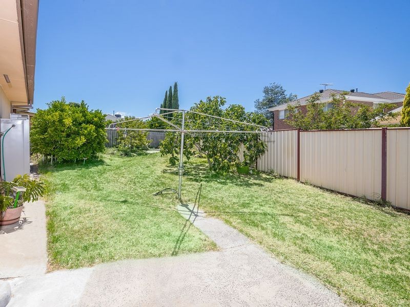 8 Halifax Close, St Albans VIC 3021