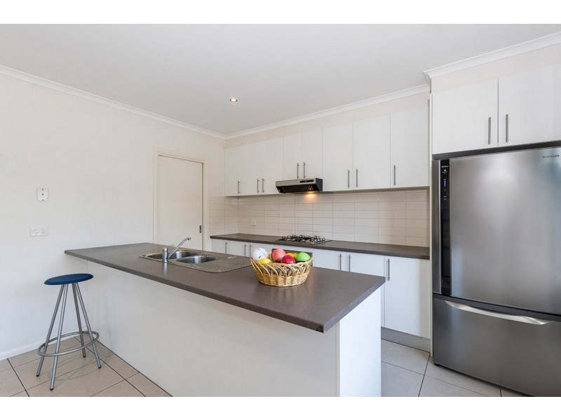 1/46 Kings Road, St Albans VIC 3021