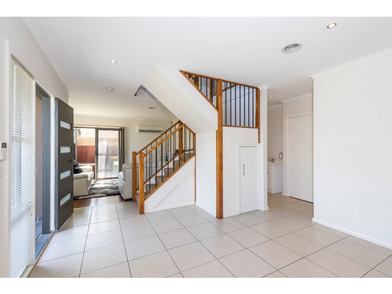 1/46 Kings Road, St Albans VIC 3021