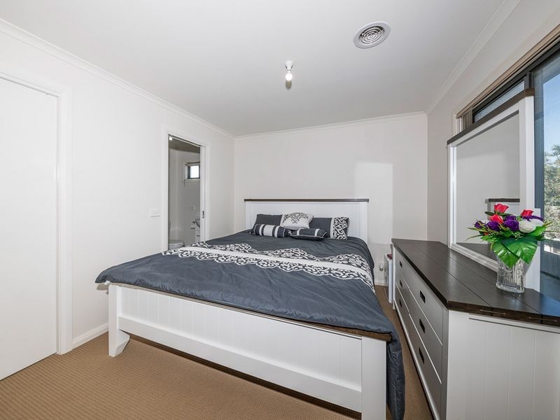 1/46 Kings Road, St Albans VIC 3021