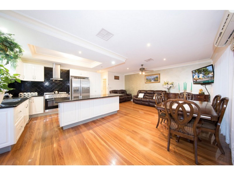 24B Phyllis Parade, Deer Park VIC 3023