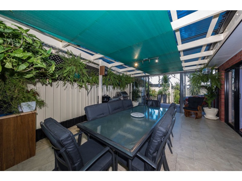 24B Phyllis Parade, Deer Park VIC 3023