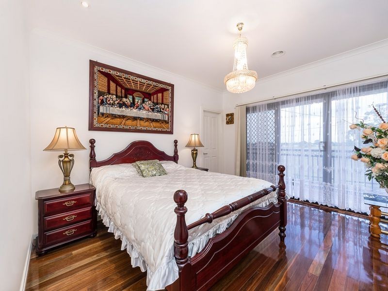 24B Phyllis Parade, Deer Park VIC 3023