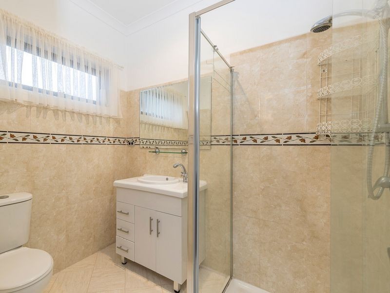 24B Phyllis Parade, Deer Park VIC 3023