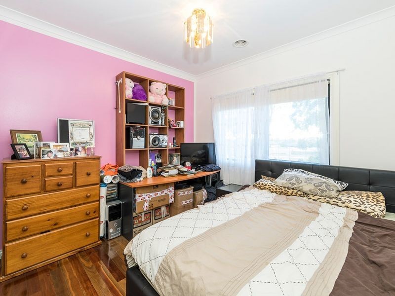 24B Phyllis Parade, Deer Park VIC 3023