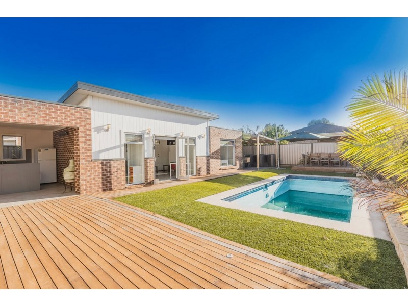 9 Hovell Drive, Burnside Heights VIC 3023