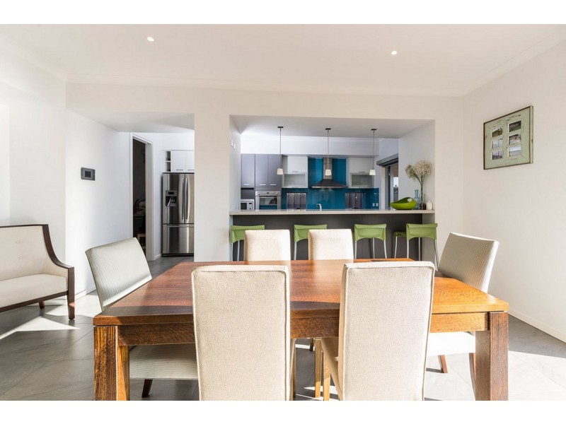 9 Hovell Drive, Burnside Heights VIC 3023