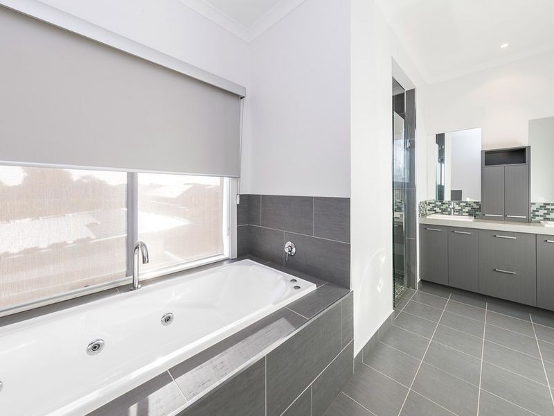 9 Hovell Drive, Burnside Heights VIC 3023