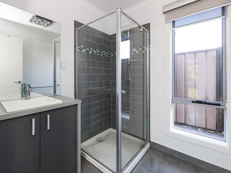 9 Hovell Drive, Burnside Heights VIC 3023
