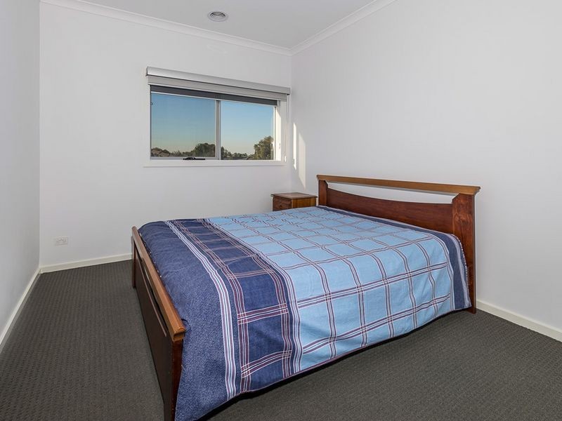 9 Hovell Drive, Burnside Heights VIC 3023