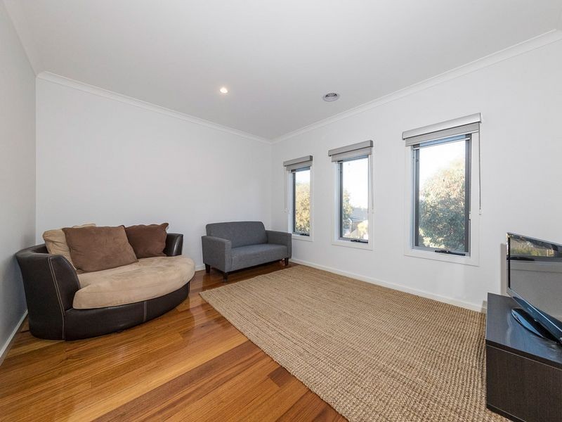 9 Hovell Drive, Burnside Heights VIC 3023