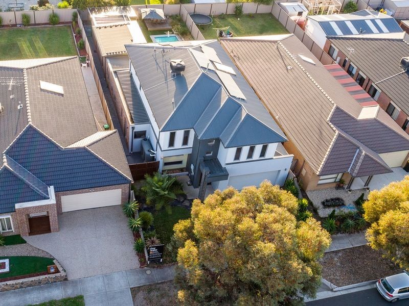 9 Hovell Drive, Burnside Heights VIC 3023