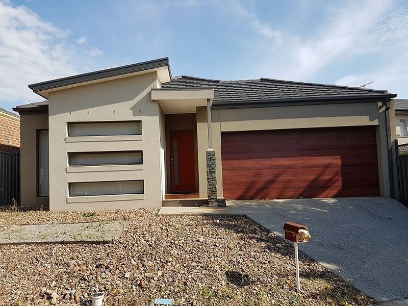 43 Salina Walk, Caroline Springs VIC 3023