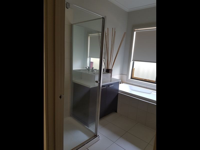 43 Salina Walk, Caroline Springs VIC 3023