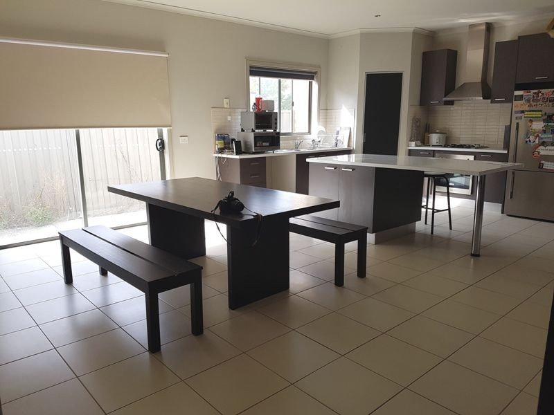 43 Salina Walk, Caroline Springs VIC 3023