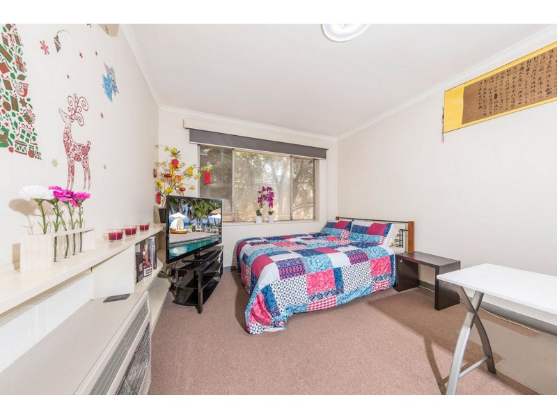 12/18 Marsden Crescent, St Albans VIC 3021