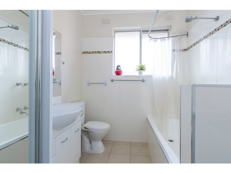 12/18 Marsden Crescent, St Albans VIC 3021