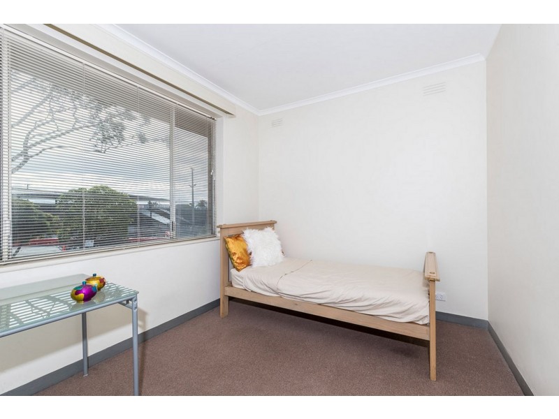 12/18 Marsden Crescent, St Albans VIC 3021