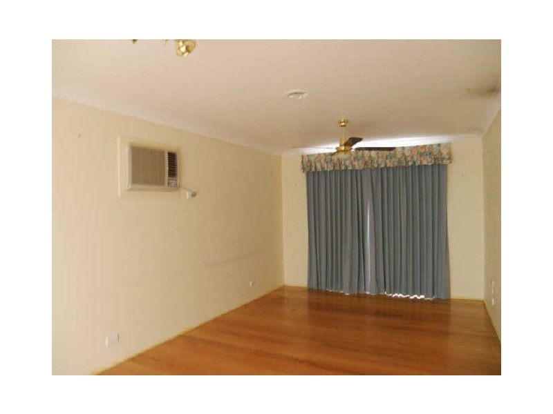 27 Meade Way, Sydenham VIC 3037