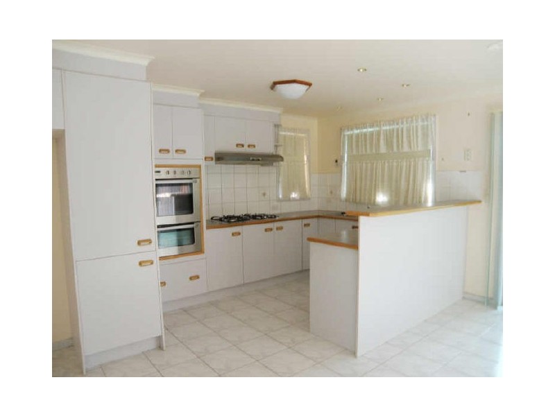 27 Meade Way, Sydenham VIC 3037