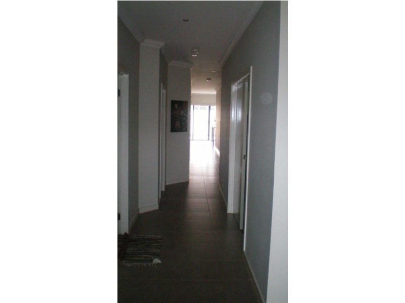 34 Westerfolds Terrace, Caroline Springs VIC 3023