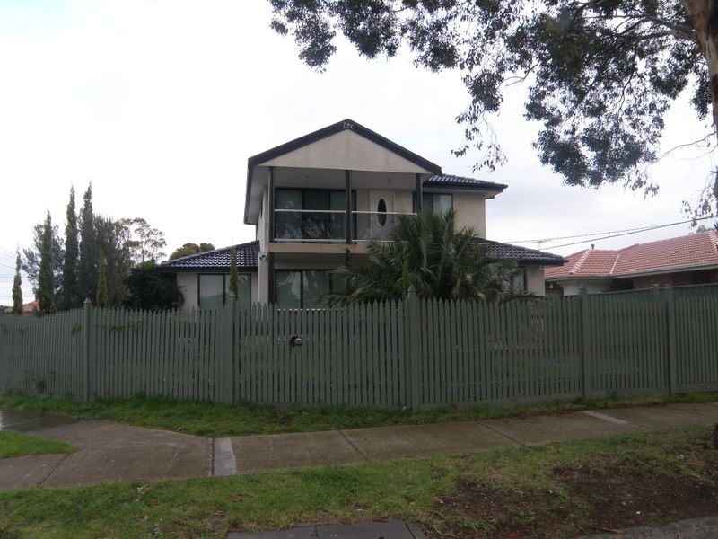 13 Aldergate Crescent, Kings Park VIC 3021