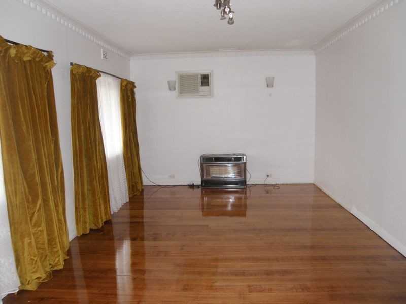 58 Ivanhoe Avenue, St Albans VIC 3021