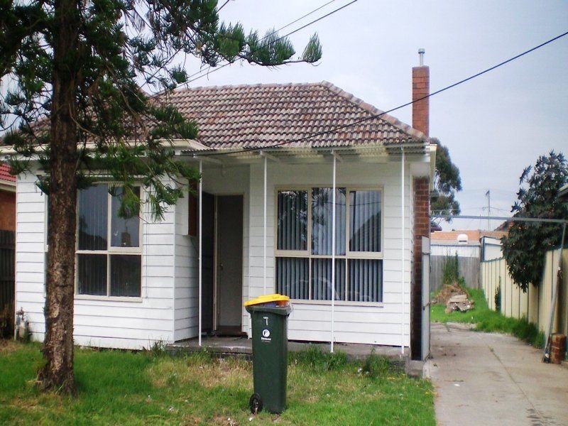 16 Cowper Street, St Albans VIC 3021