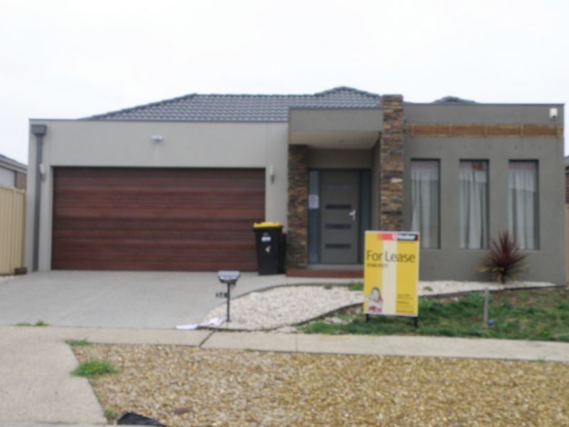 34 Westerfolds Terrace, Caroline Springs VIC 3023