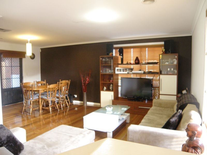 8 Kiev Walk, Delahey VIC 3037