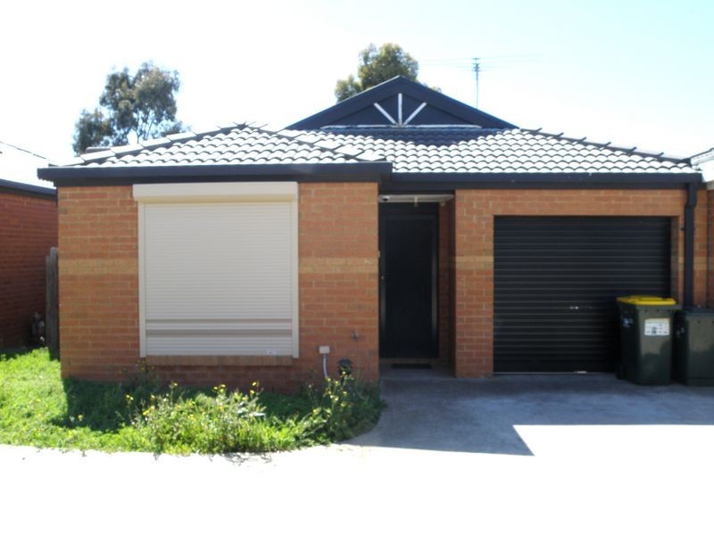 8/21 Patonga Drive, Delahey VIC 3037
