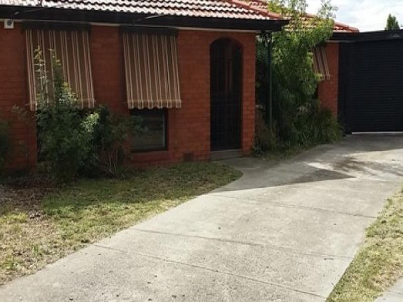 1 Hotham Close, Deer Park VIC 3023