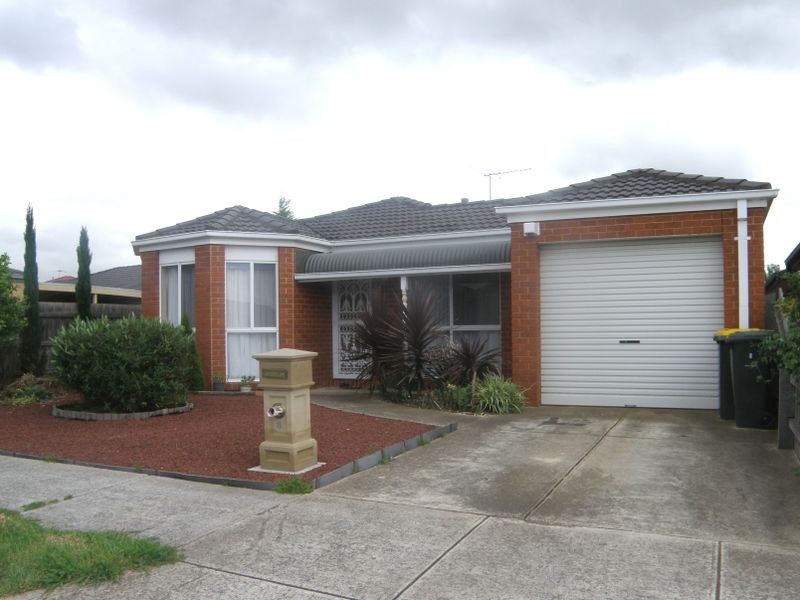 8 Mankina Circuit, Delahey VIC 3037
