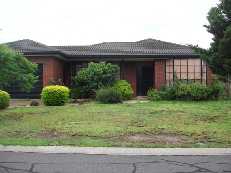 16 Danthonia Street, Delahey VIC 3037