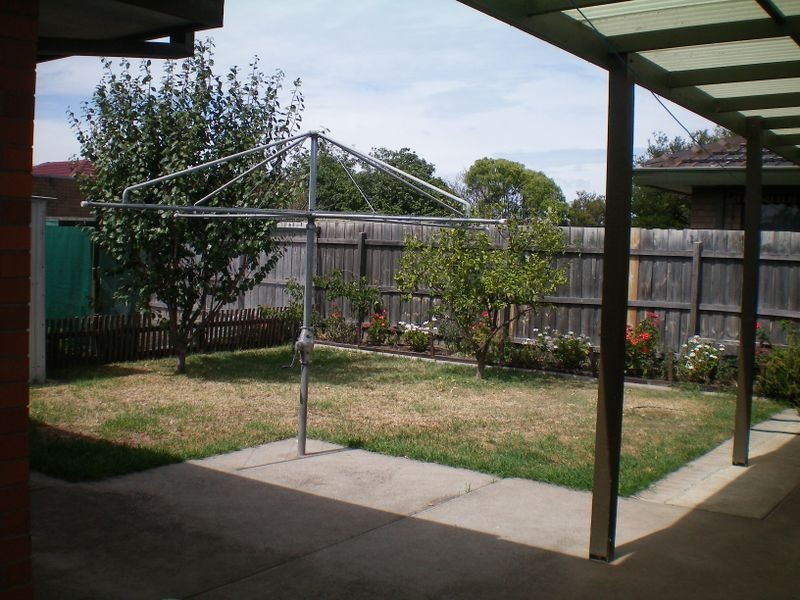 28 Pinoak Street, St Albans VIC 3021